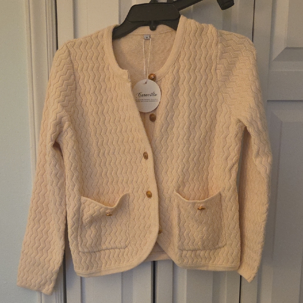 Camelia Women's Beige Wave Knit Cardigan